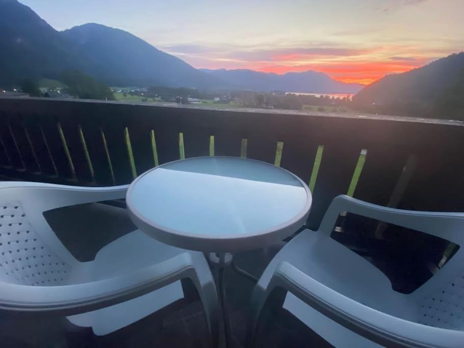 Schoene Ferienwohnung Mit Wolfgangseeblick Щробл Екстериор снимка